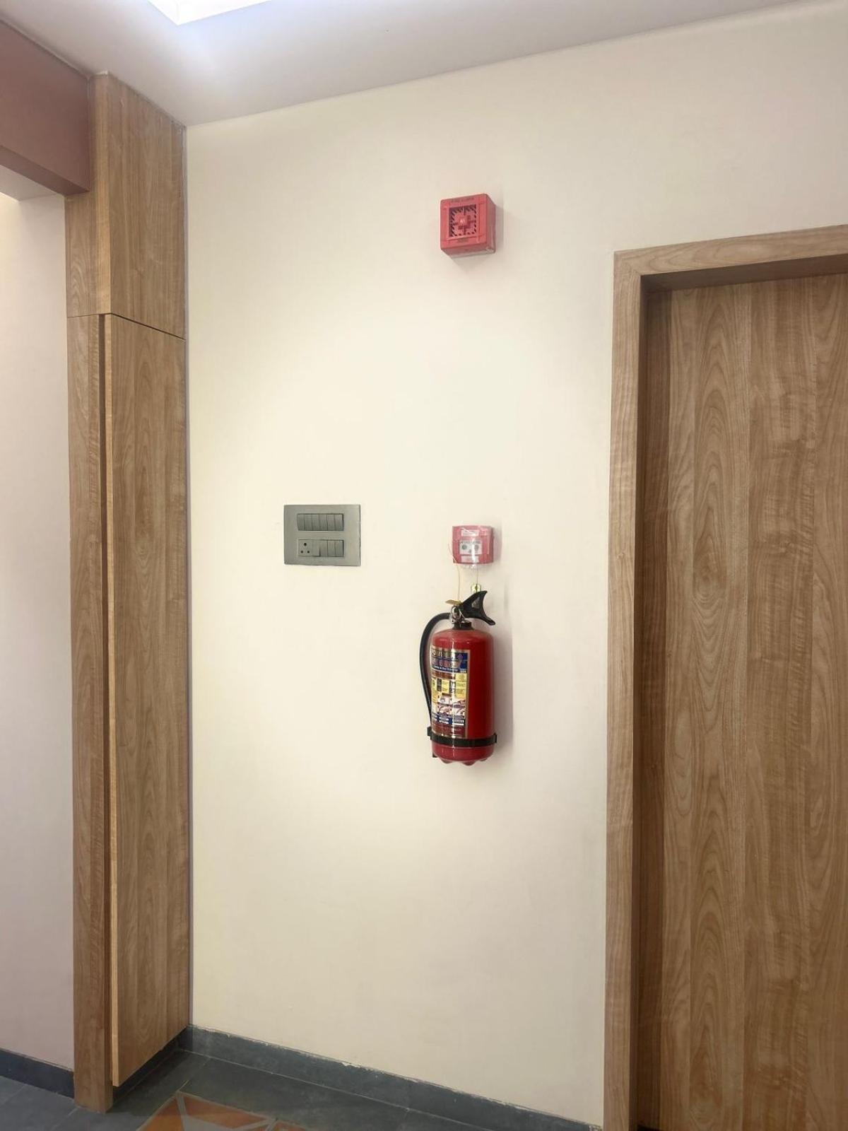 Hotel Aura Inn Airoli ,Digha Navi Mumbai Exteriör bild
