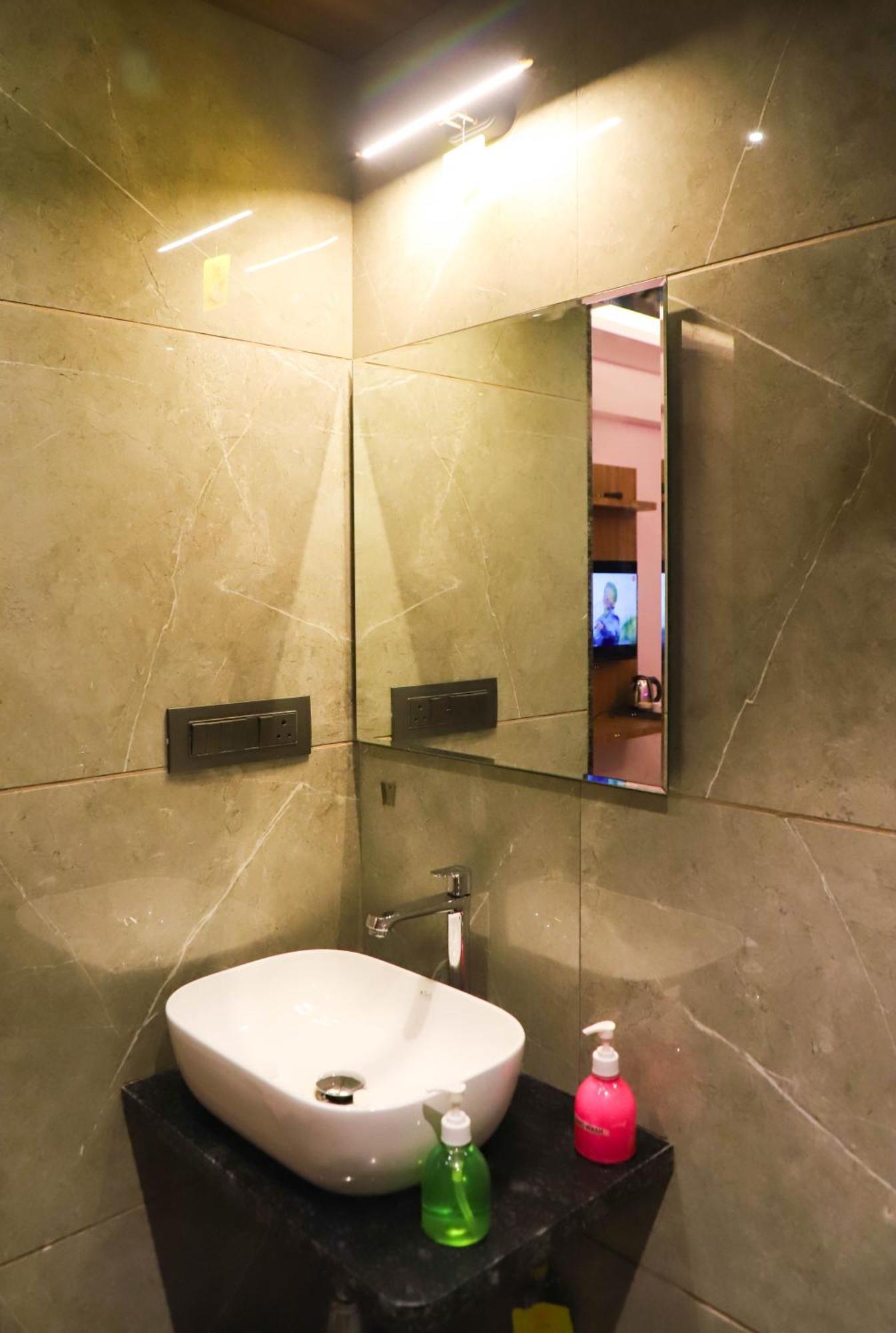 Hotel Aura Inn Airoli ,Digha Navi Mumbai Exteriör bild