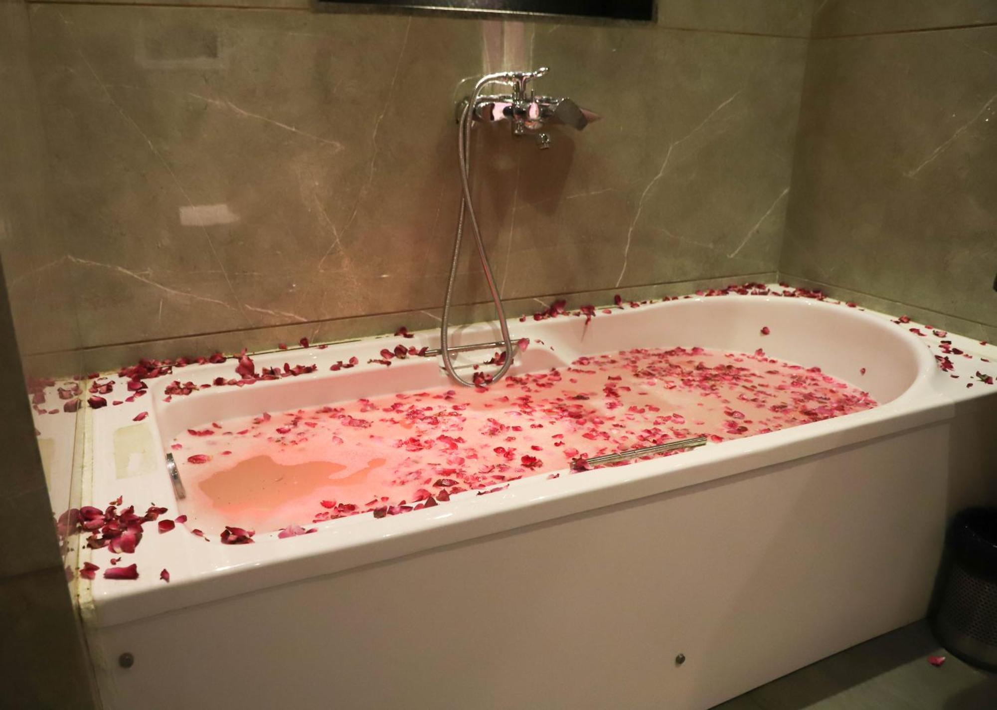 Hotel Aura Inn Airoli ,Digha Navi Mumbai Exteriör bild