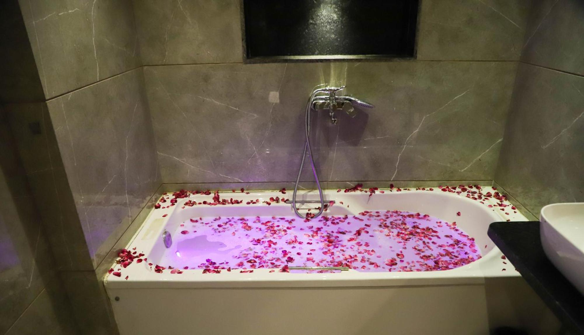Hotel Aura Inn Airoli ,Digha Navi Mumbai Exteriör bild